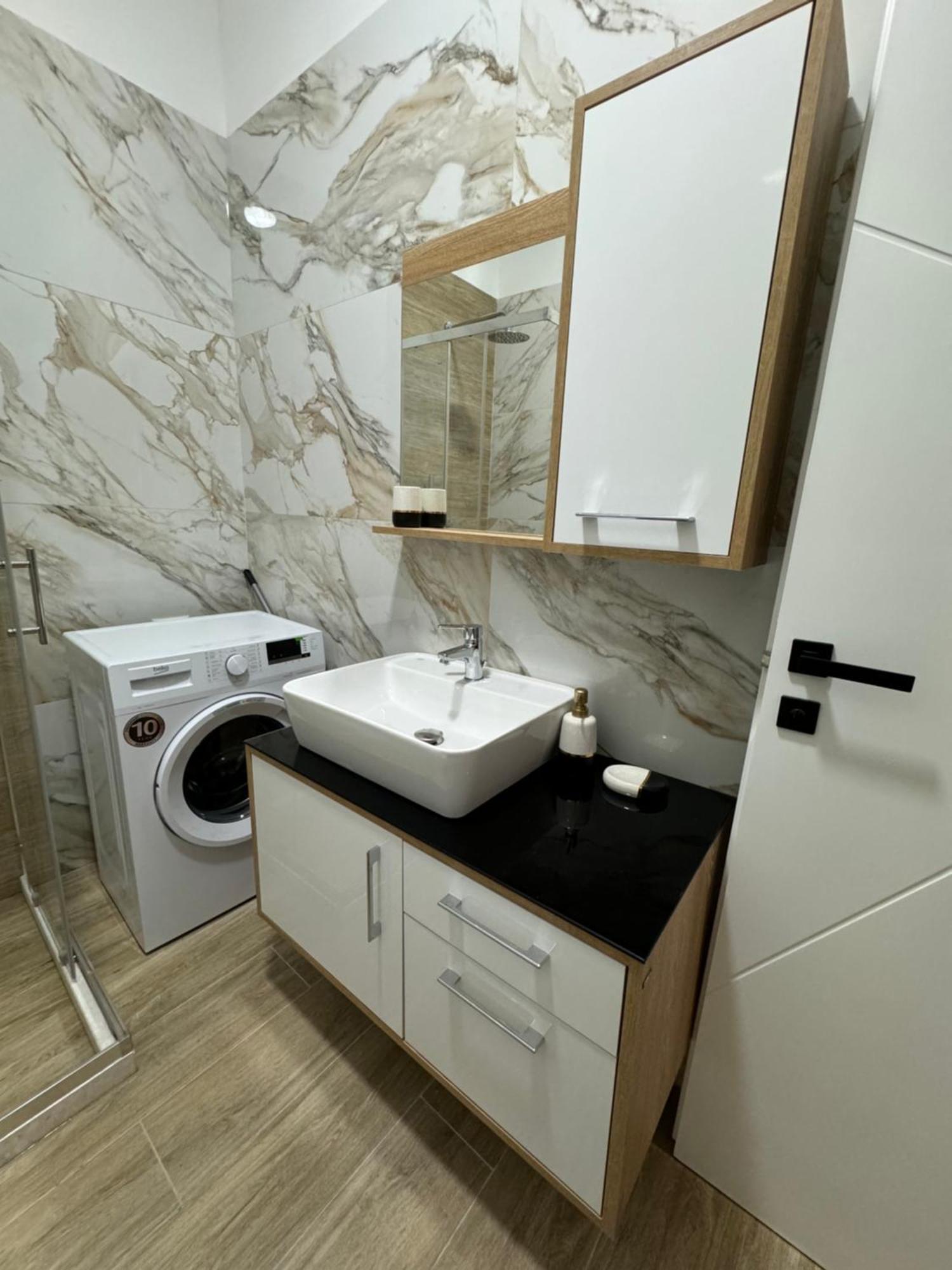 Isla'S Luxurious Seaside Apartments Durrës 외부 사진